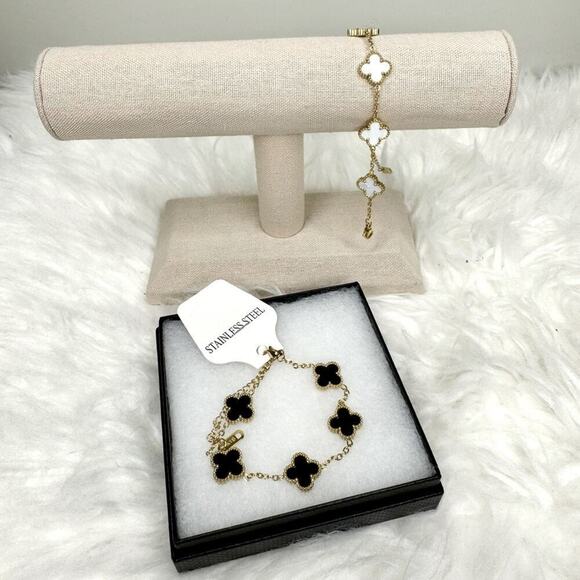 NWT Four Leaf Clover Bracelet 18K Gold Plated Stainless Steel BLACK - Picture 4 of 4